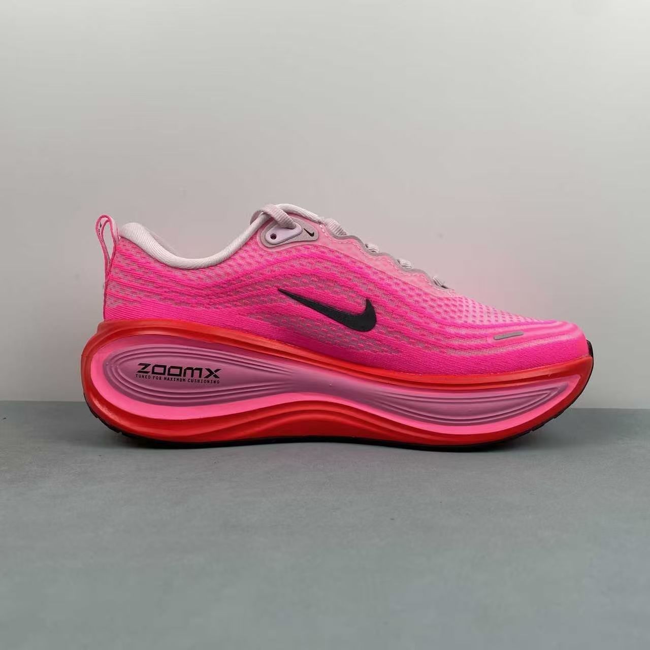 Momen's Nike Zoom Vomero PLUS HV8154-604 Hyper Pink, Free Shipping