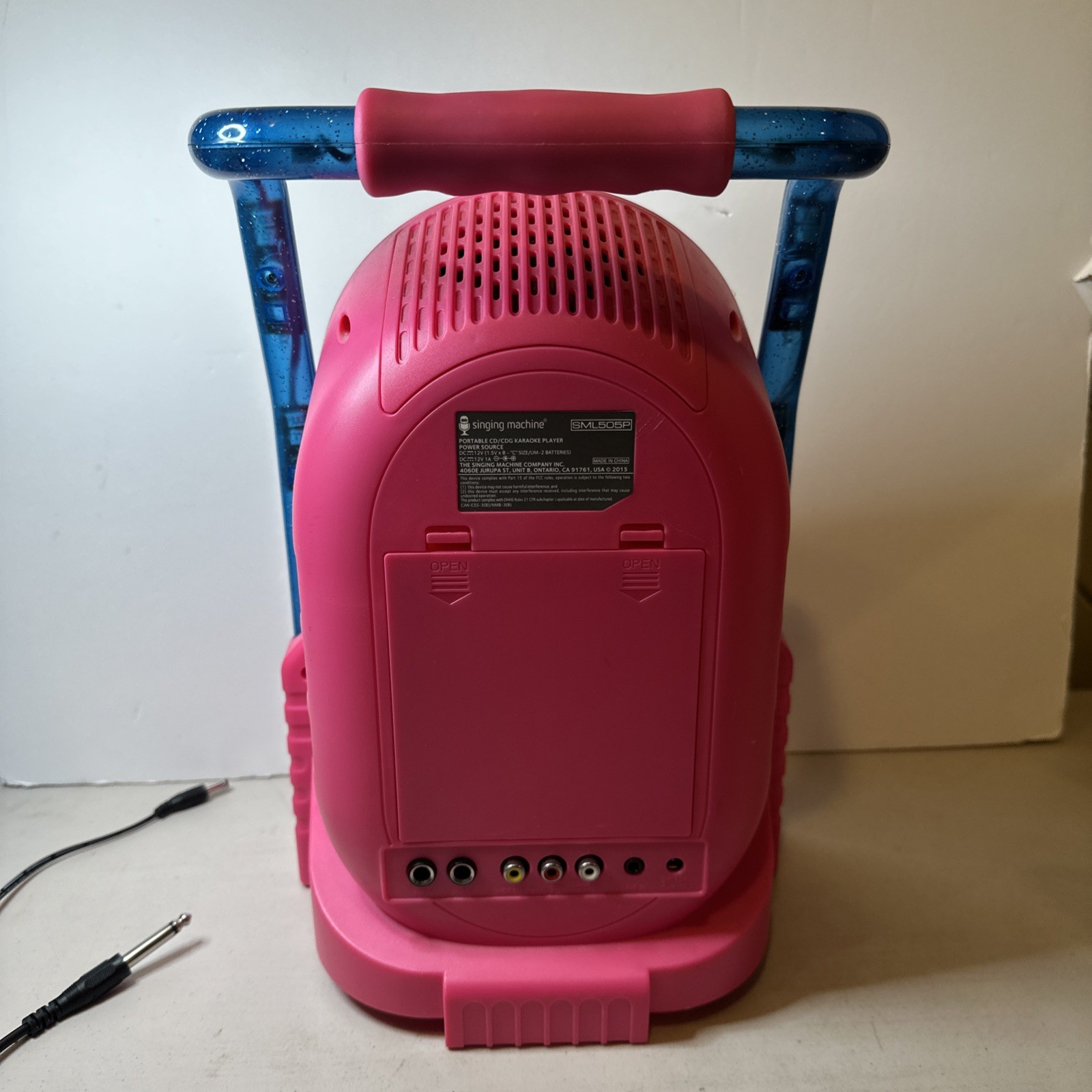 Singing Machine SML505 Portable Karaoke CD Player with/ Microphone & AC adapter