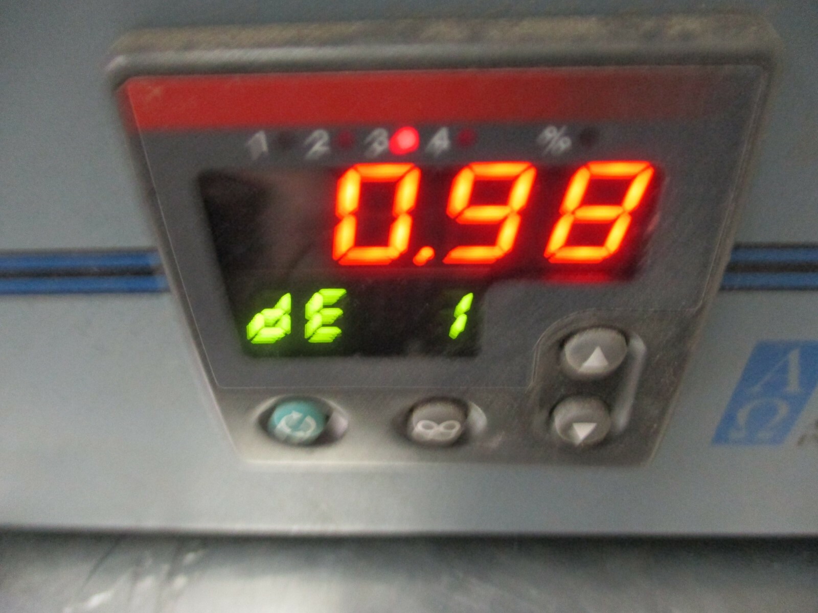 Alpha Omega Instruments 8-090 Series 800 Temperature Controller