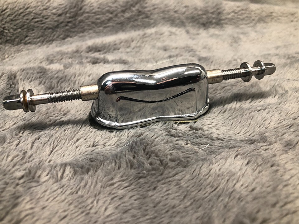 Pulse snare drum lugs. All screws, rods etc. included Great shape.