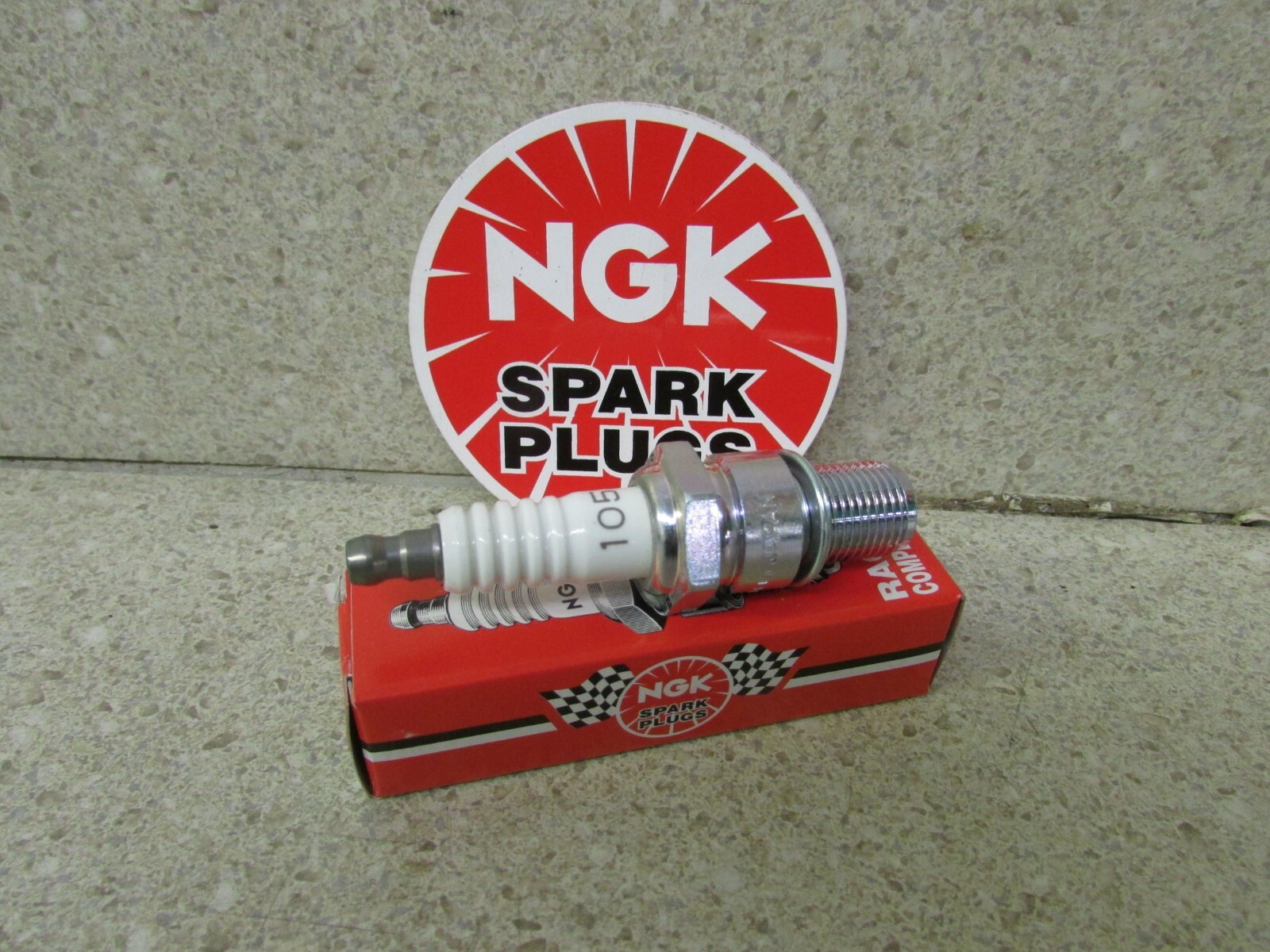 NGK Spark Plug KAWASAKI KX80 KX85 KX100 KX 80 85 100 R6254K-105