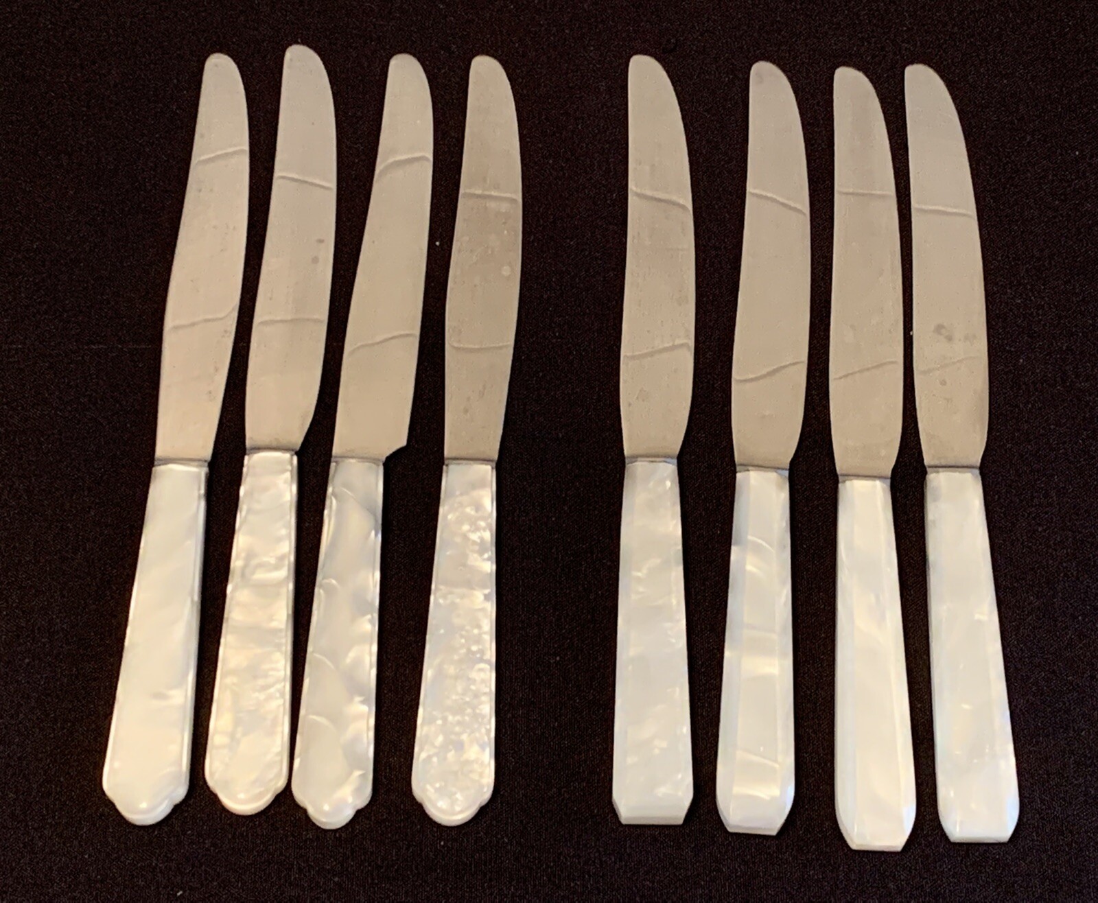 8 Vtg French PEARL Handle Dinner Knives 4 AS DE Trefle 4 ACIER Inoxydable Blades
