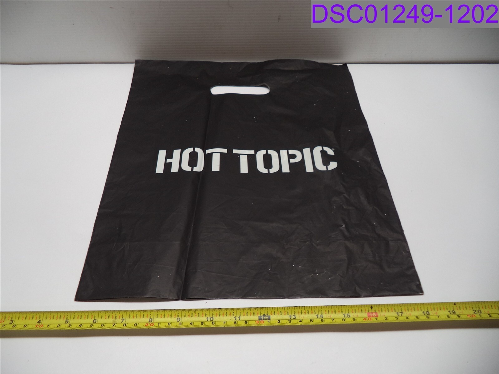 Qty = 850: Hot Topic Black Retail Shopping Bags 13-1/2" x 15-3/4"