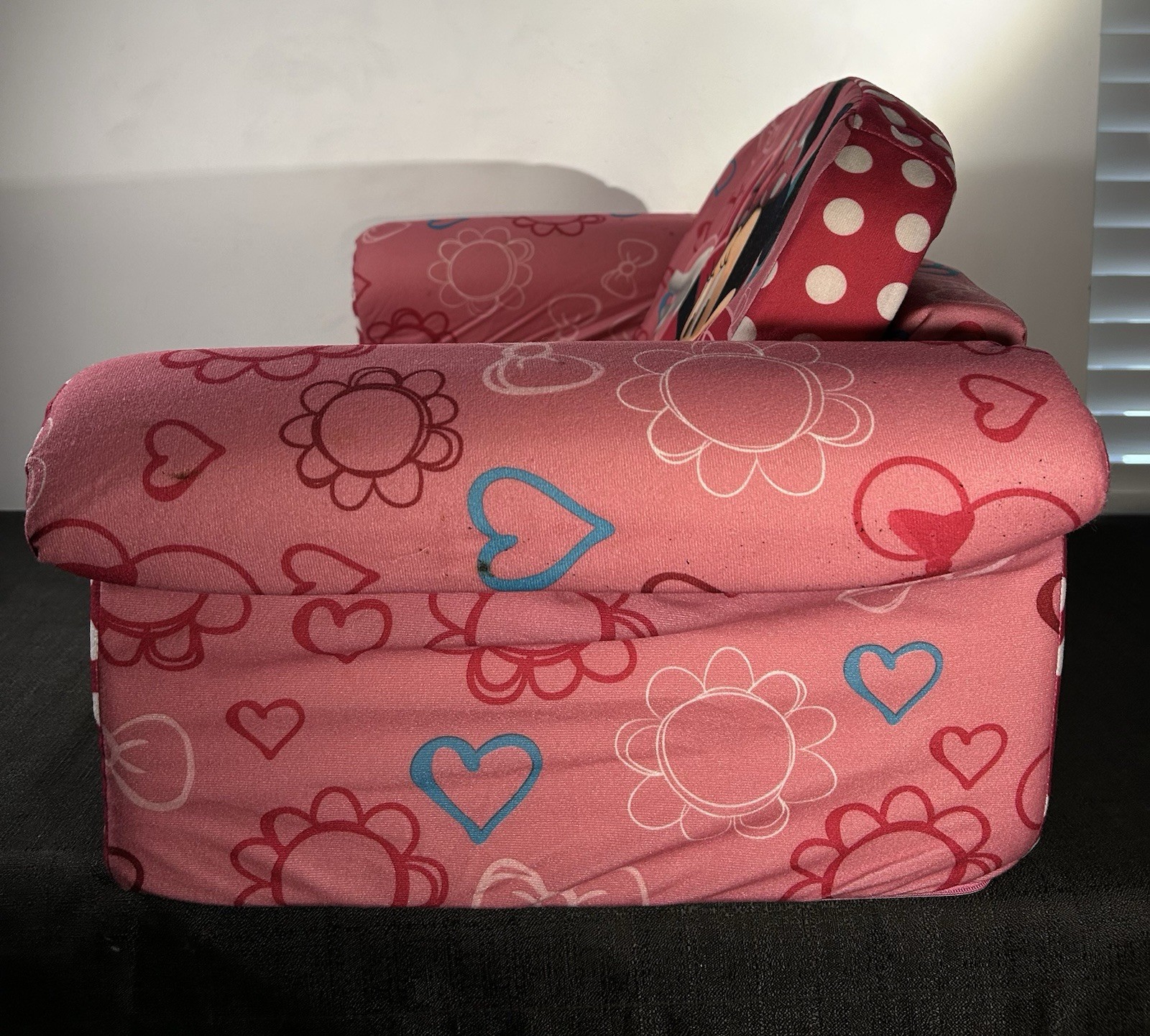 Kids 2-in-1 Flip Open Foam Sofa Bed, Minnie Mouse And Daisy Duck 29 Inch!
