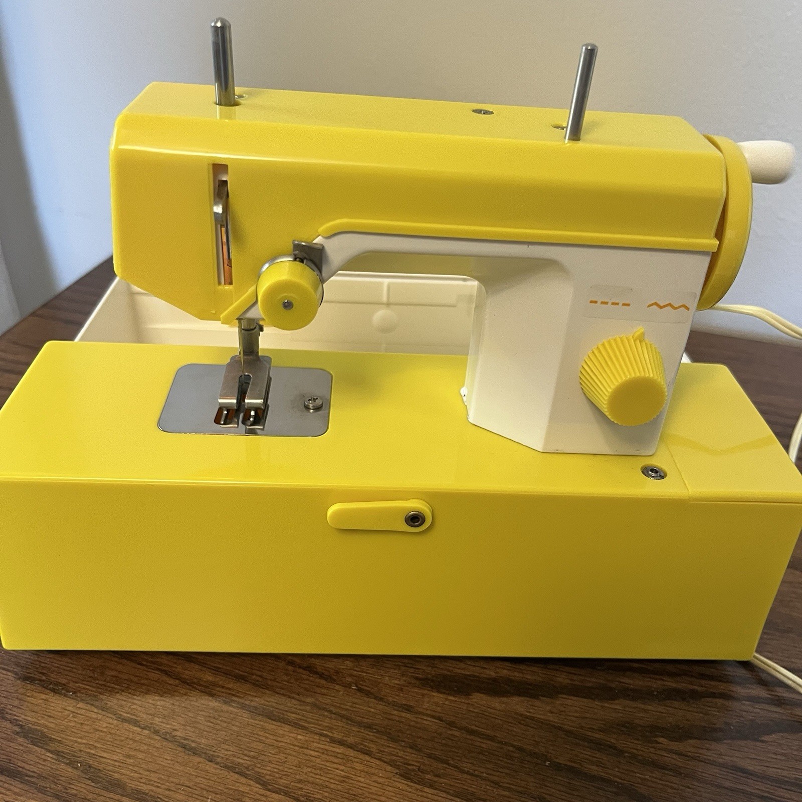 Vtg Sears Zig-Zag Consolette Childrens Sewing Machine Yellow 70’s In Box 6142