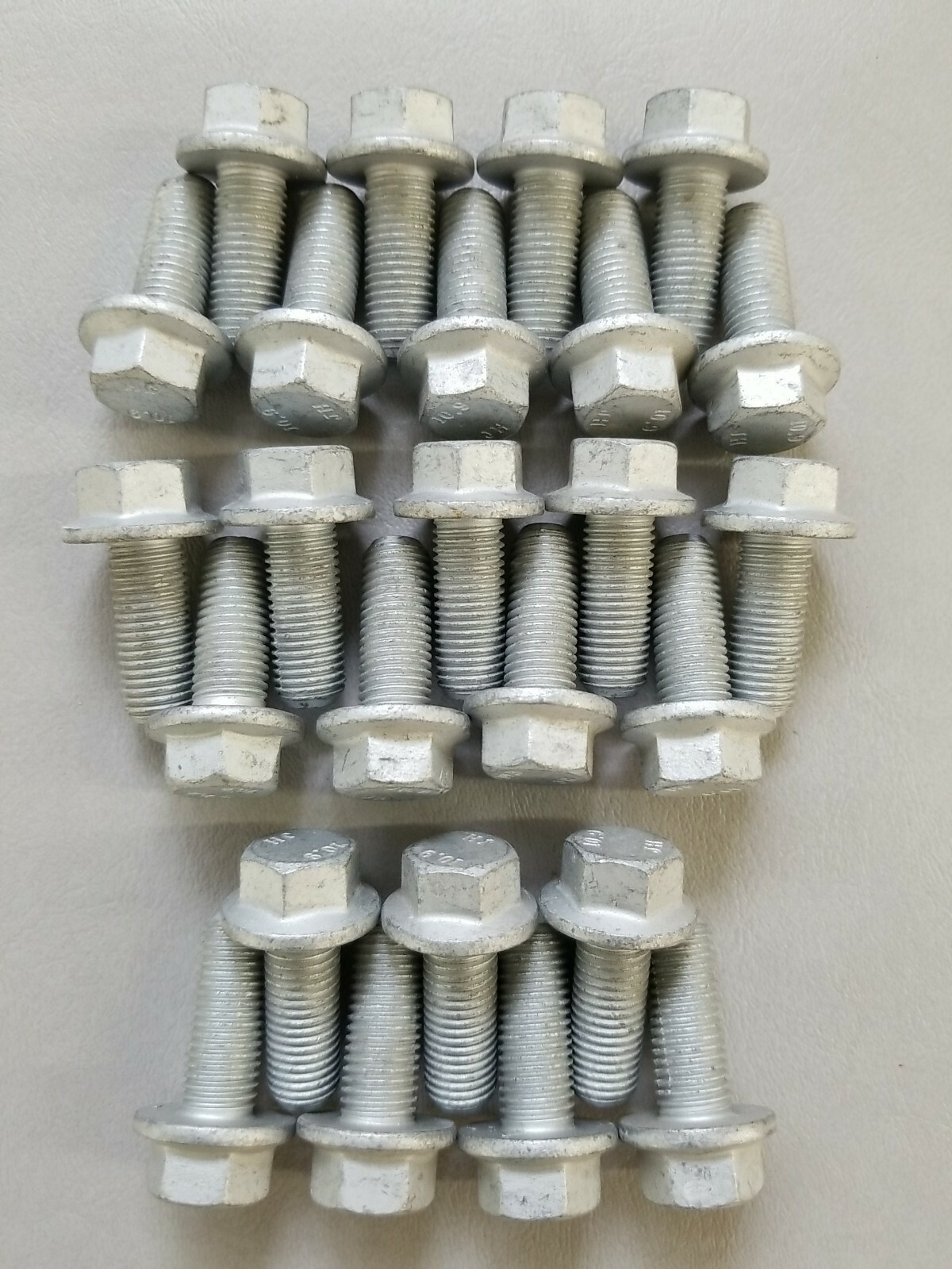 (25) pcs)Hex Bolts m10x1.25x25 Grade 10.9 Silver Geomet Finish (New)