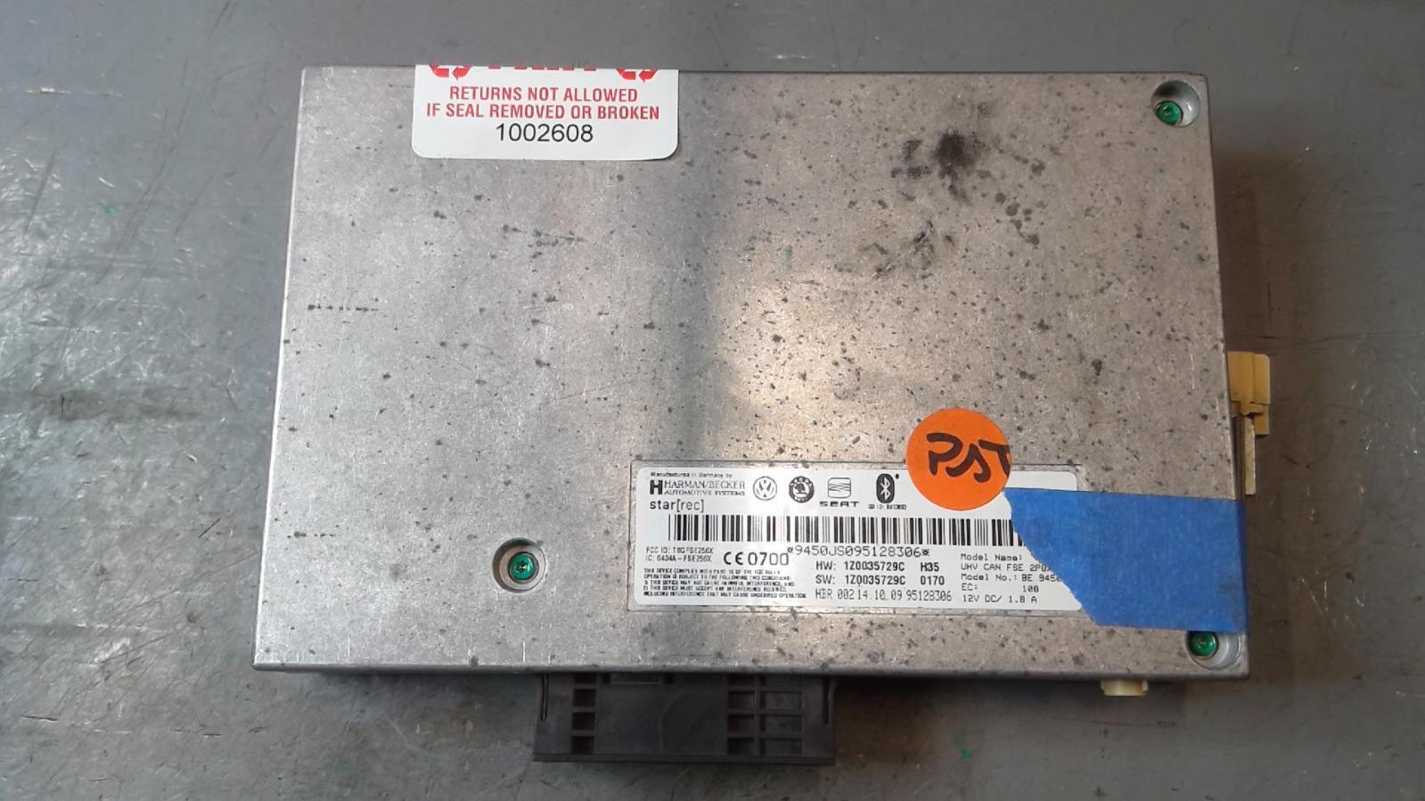 VOLKSWAGEN PASSAT  Bluetooth Control Module 1Z0 035 729 C
