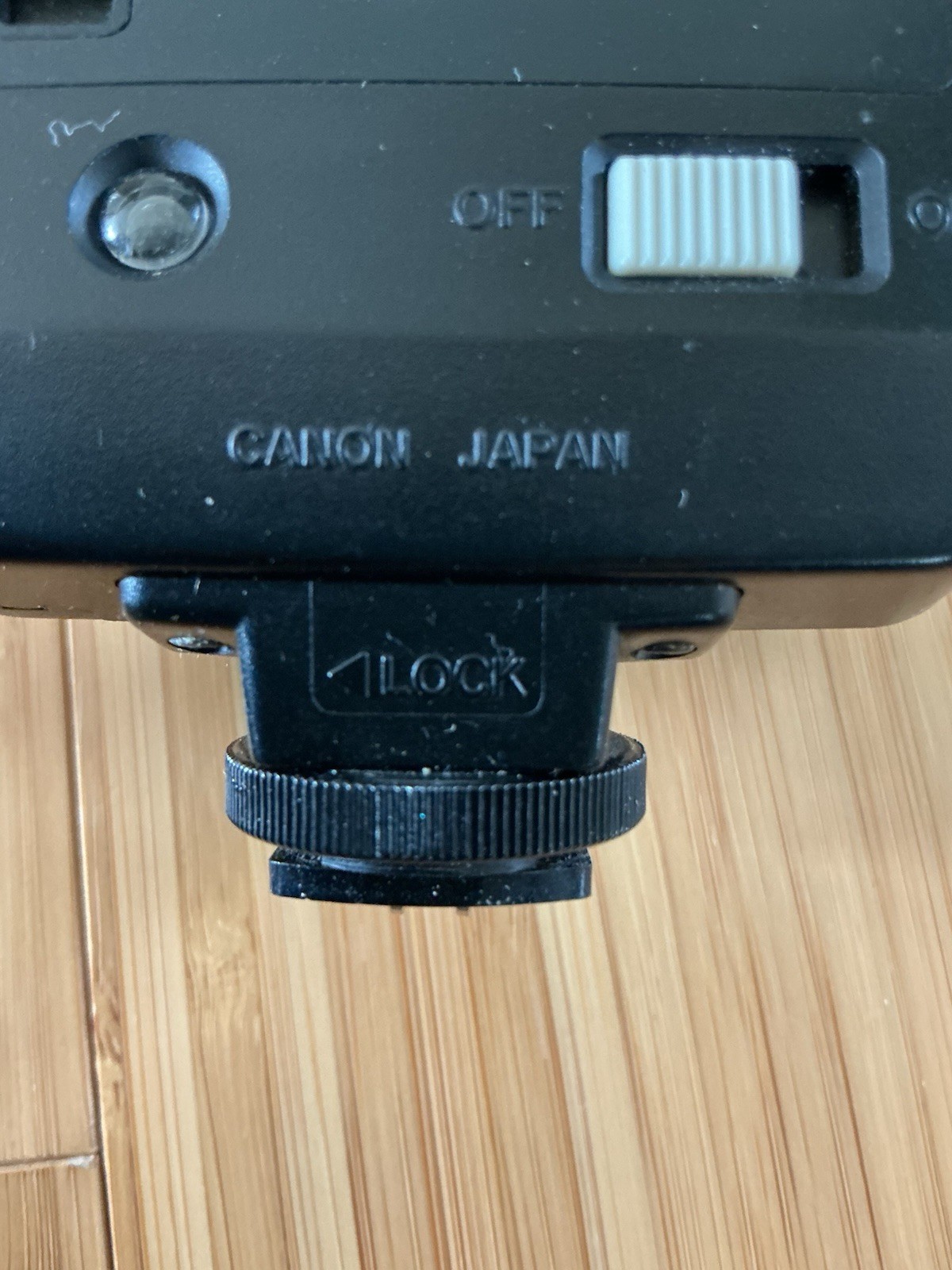 Canon Speedlite 166A Shoe Mount Camera Flash With Case Untested.