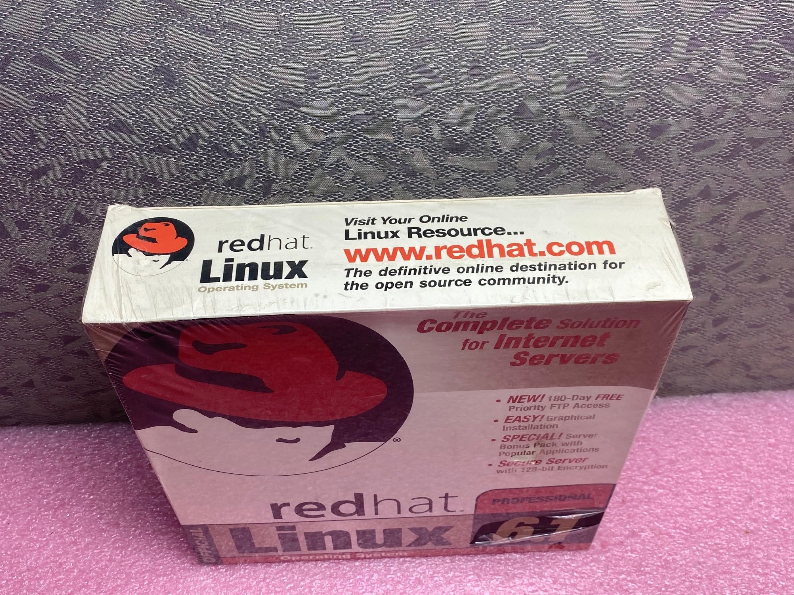 VINTAGE REDHAT LINUX 6.1 OPERATING SYSTEM AND CD'S FACTORY SEALED 1999