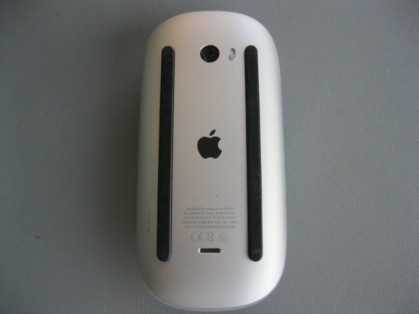 Apple Magic Mouse 2 Wireless Bluetooth Rechargeable A1657 - FREE SHIPPING