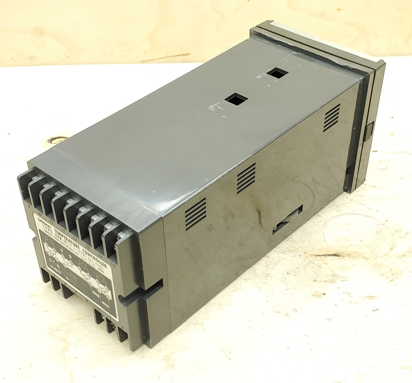 Omron E5K 95PT Temperature Controller E5K 95PT-DIN