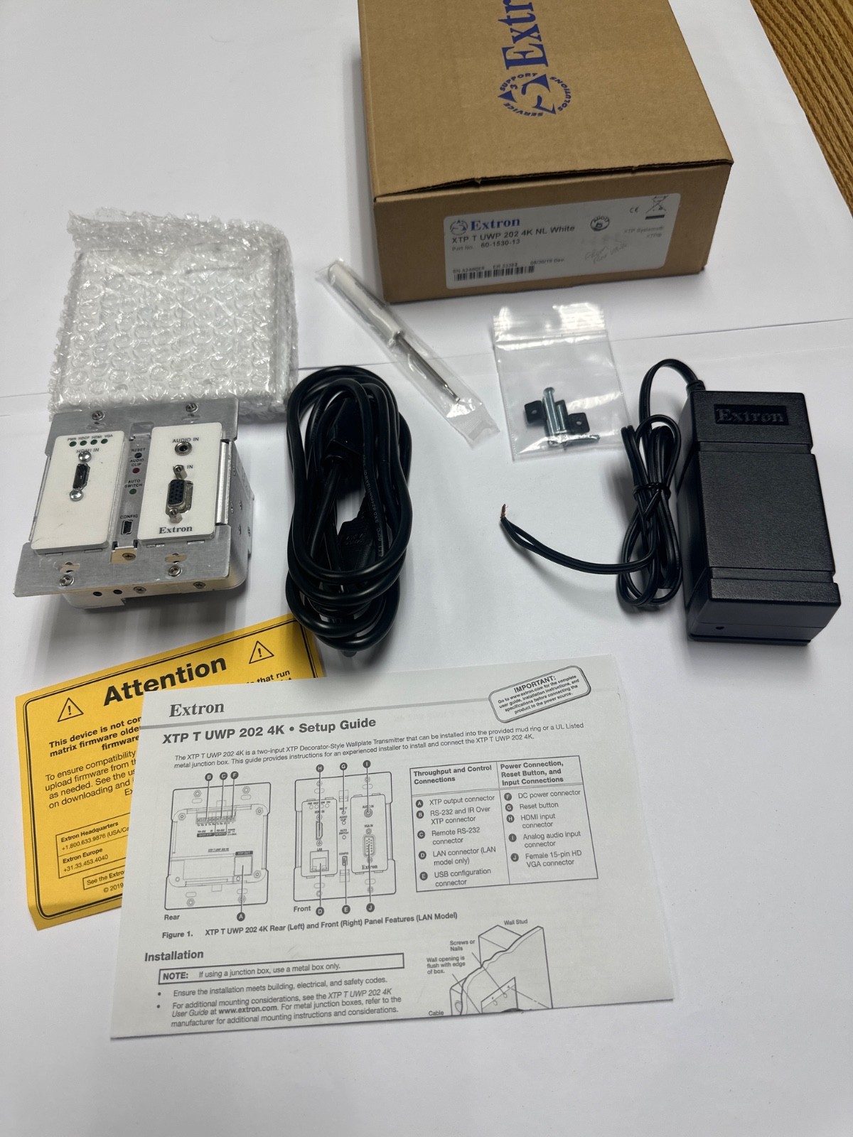 60-1530-13 Extron XTP T UWP 202 4k  White NL used
