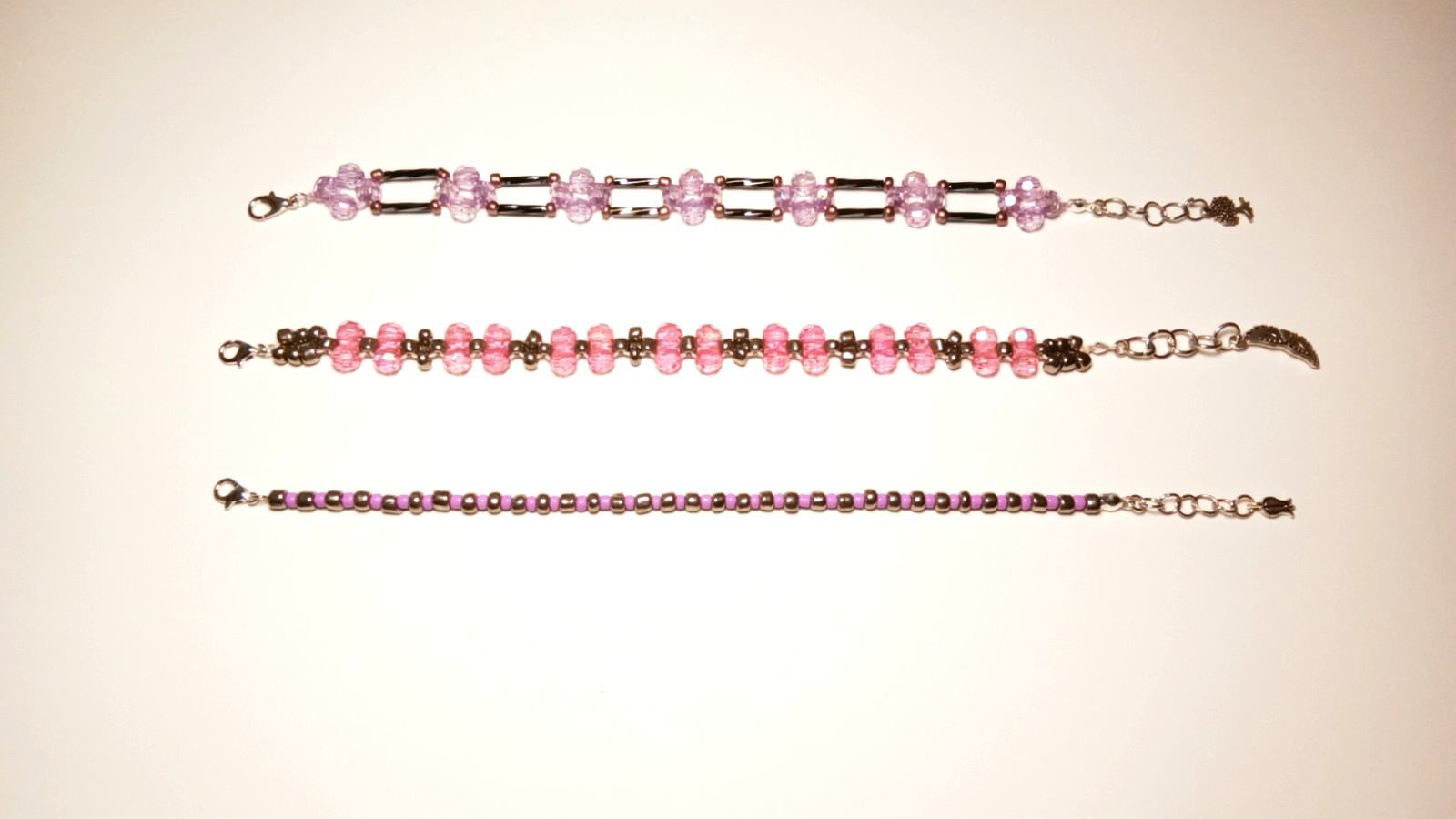 HANDMADE ADJUSTABLE 3PC ACRYLIC PINK & PURPLE BEADED BRACELETS