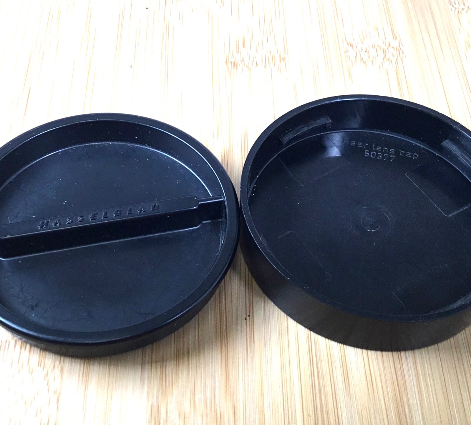 HASSELBLAD V SERIES BODY AND REAR LENS CAP SET