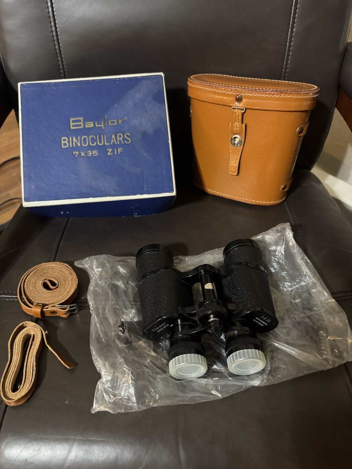 VTG JAPAN BAYLOR BINOCULARS  7 X 35 ORIGINAL BOX AND CASE EXCELLENT CONDITION
