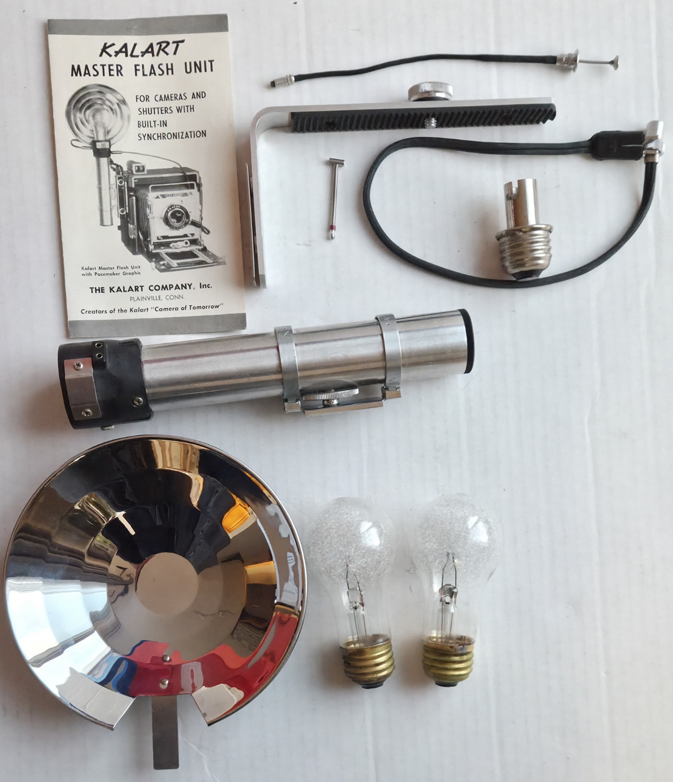 Vintage Kalart Master Flash for Kodak Synchro-Shutters Camera NOT Tested w BOX