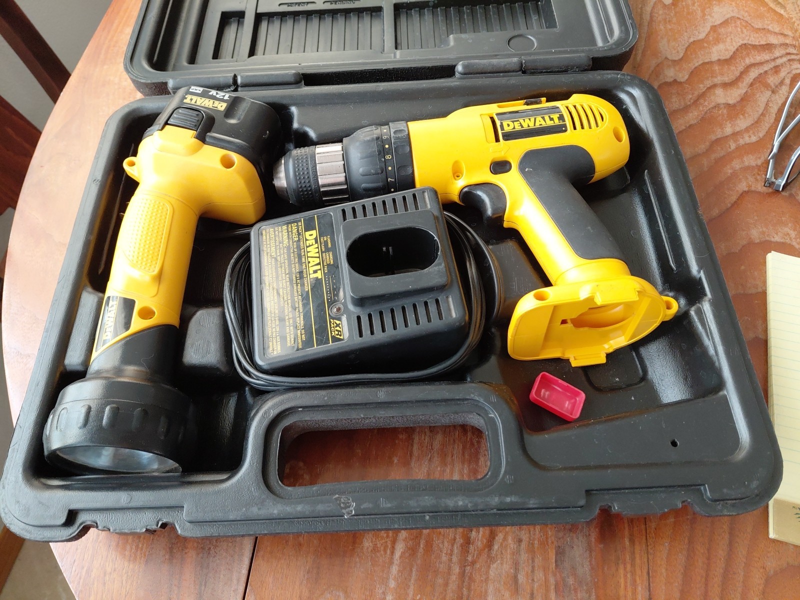 DEWALT 12V Cordless Drill Driver DW974 w/ Battery + Flashlight DW904 + Charger