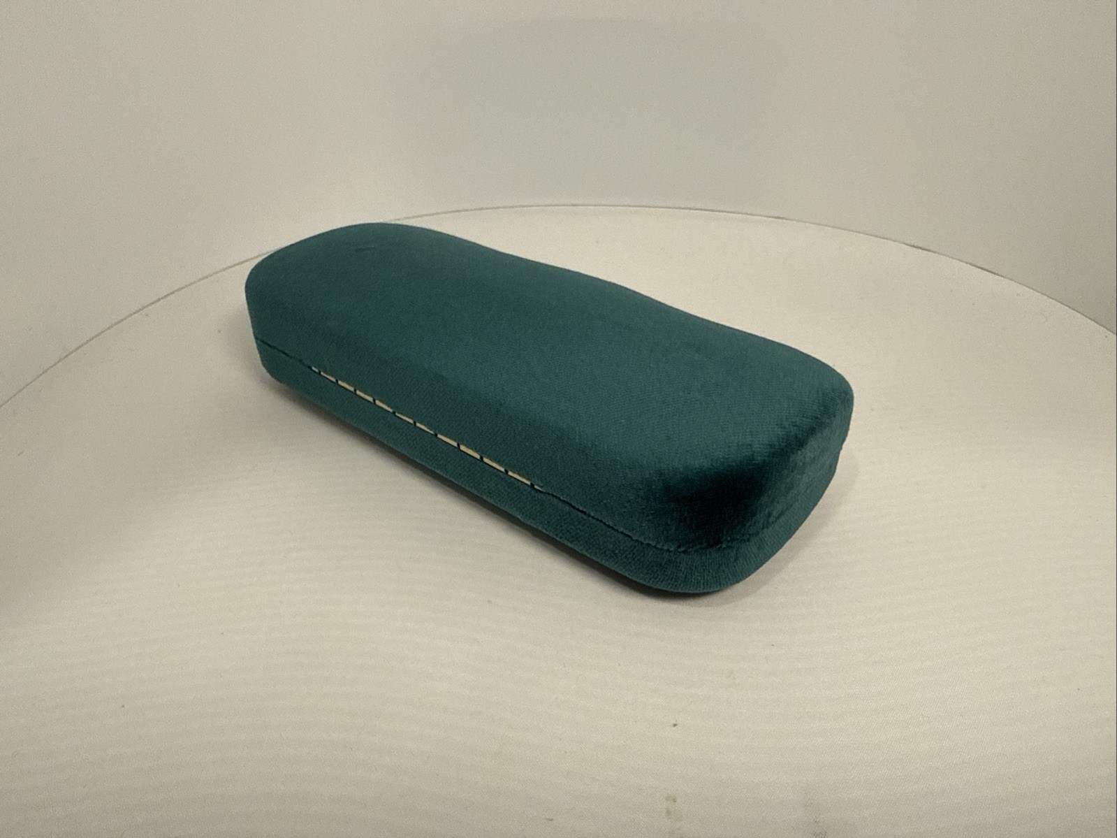 Gucci, GREEN, Small, Velvet Clamshell case