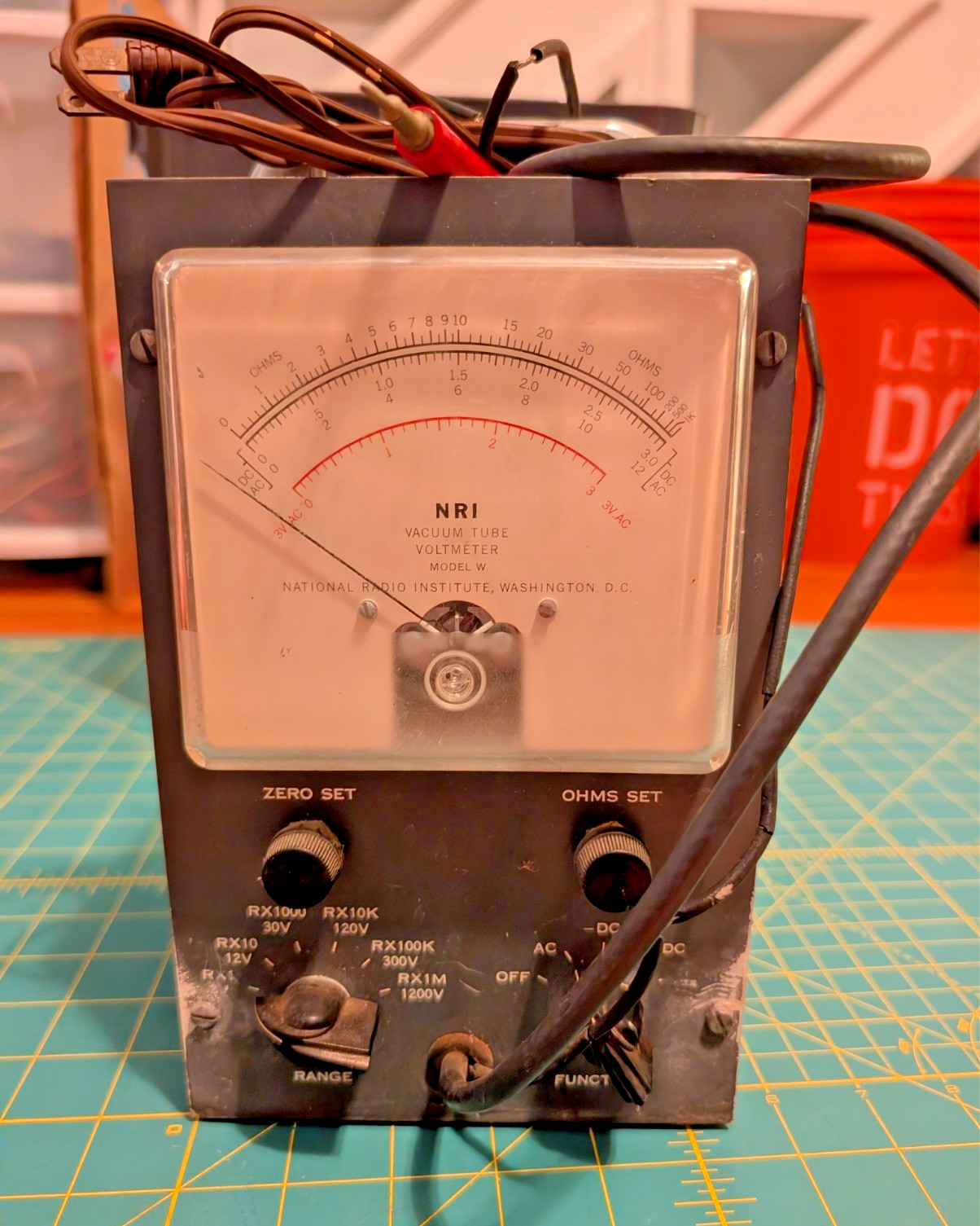 VINTAGE NRI MODEL W VACUUM TUBE VOLTMETER VTVM TESTMETER TUBE TESTER AS-IS PARTS