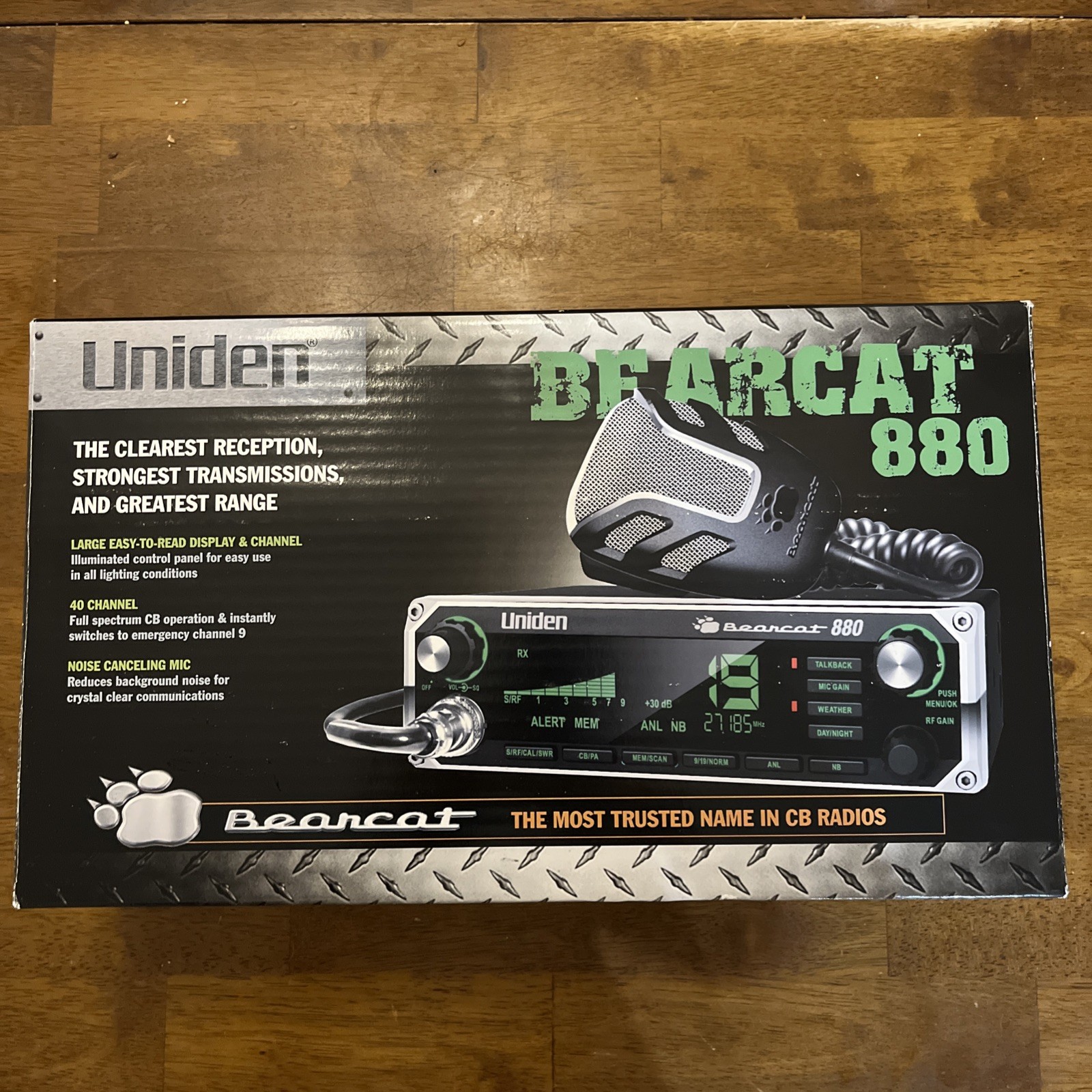 Uniden Bearcat 880 40 Channel CB Radio Unit , Walkie & Bracket Only