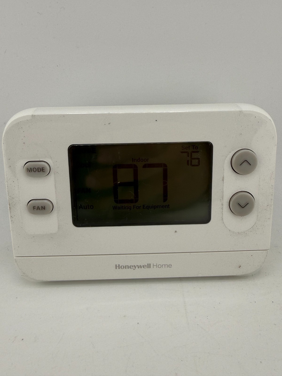 Honeywell Home RTH11B X1N Non-Programmable Thermostat 1 Heat 1 Cool Single Stage