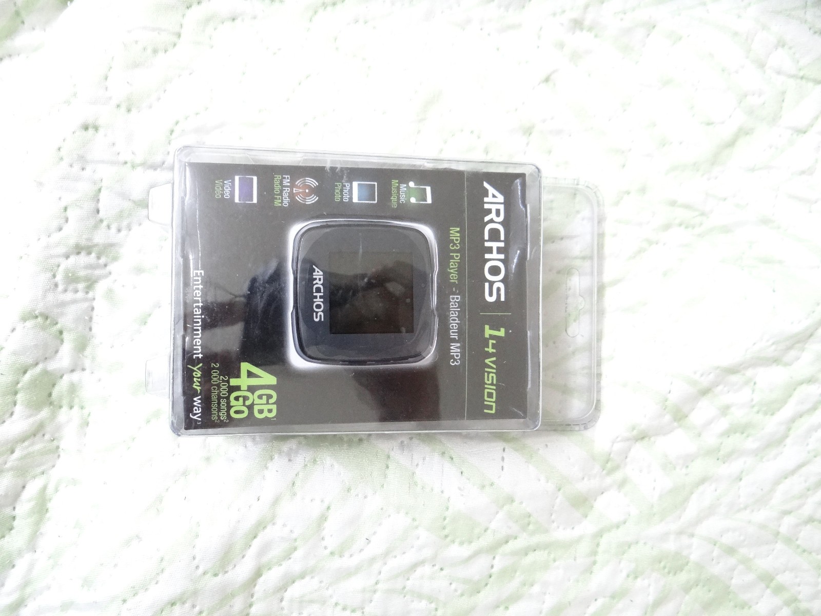 Archos 14 Vision MP4 Player 4GB NEW IN PACKAGE