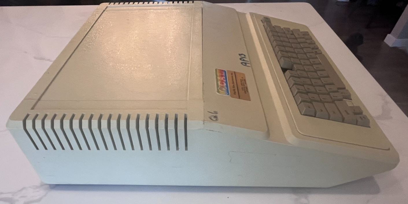 Rare Apple II Clone Dual Processor Computer Canadian Made Microcomputer QCAL 700
