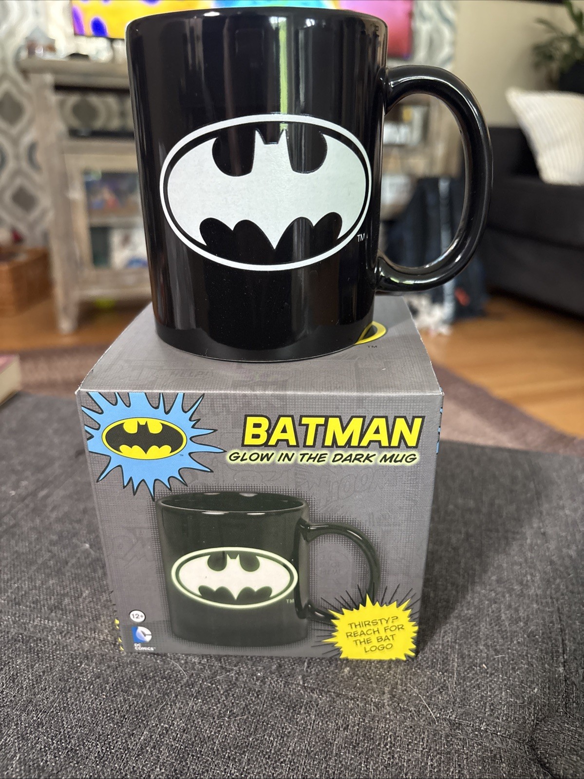 DC Comics Batman Glow-in-the-Dark Logo Ceramic Coffee Mug w/ Original Box