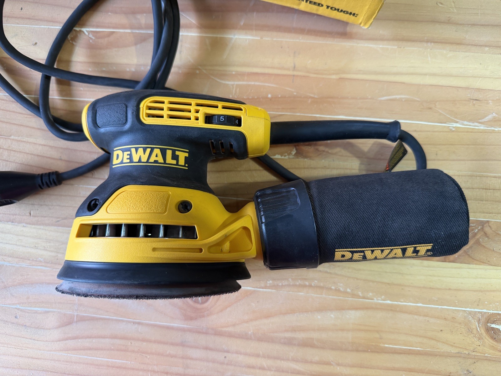 DEWALT Random Orbit Sander, Variable Speed, 5-Inch (DWE6423)