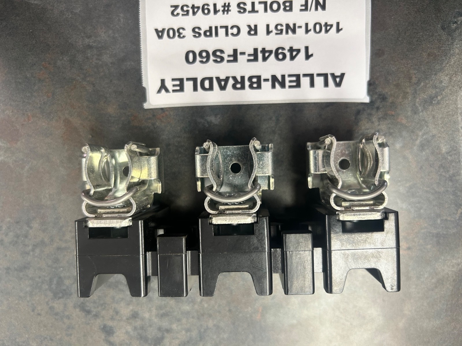NEW ALLEN BRADLEY 1494F-FS60 BLOCK 60A WITH 1401-N51 R FUSE CLIPS #19452