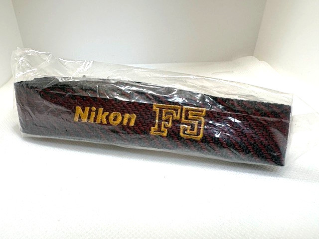 [Anused] Genuine Nikon F5 Camera Neck Shoulder Strap Red Black from Japan 6E18