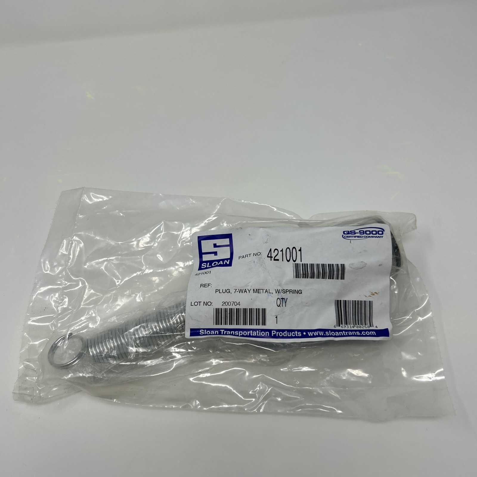 421001 ZINC DIE-CAST 7-WAY PLUG WITH SPRING GUARD 670-7156 15-730