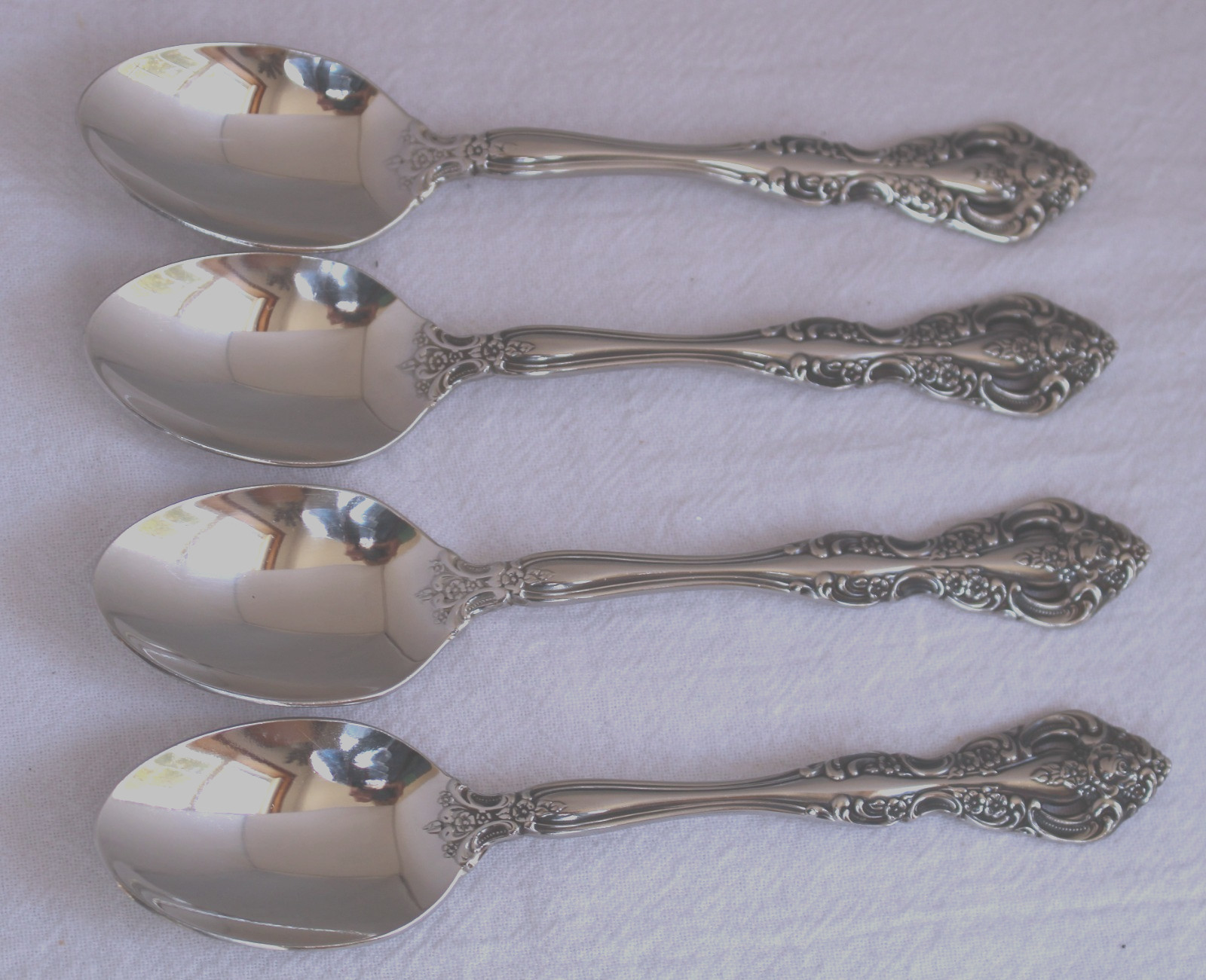 4 Oneida Stainless Cube Michelangelo TEASPOONS