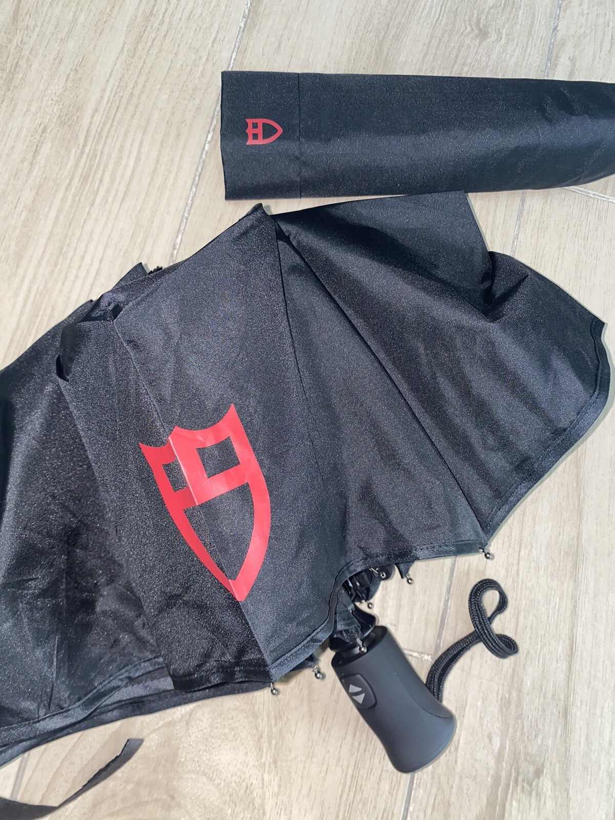 Tudor Black Umbrella/Black Umbrella