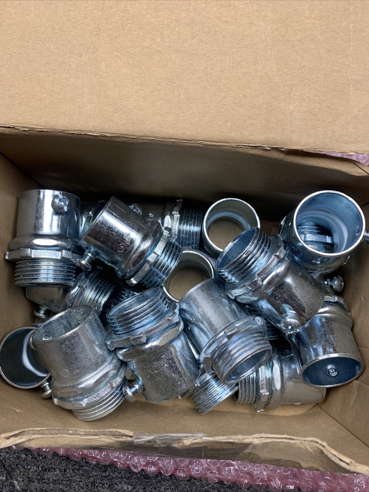 New Lot of  19 TC123A 1" EMT Set Screw Connector Zinc Plated Steel