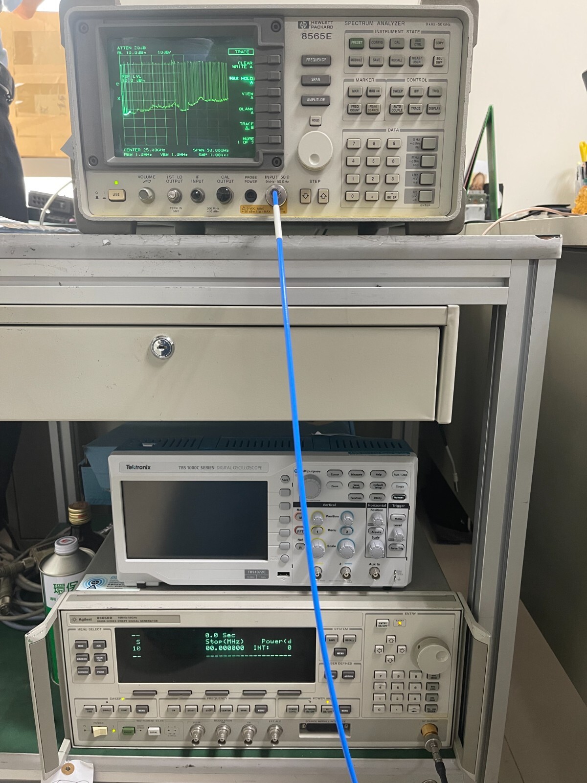 HP Agilent 8565E 9KHz - 50GHz Spectrum Analyzer w/ 85620A module_1259