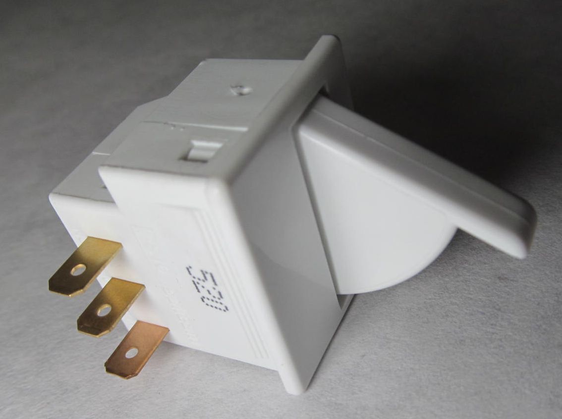 OEM WHIRLPOOL W11396033 REFRIGERATOR DOOR LIGHT SWITCH KENMORE KITCHENAID AMANA+
