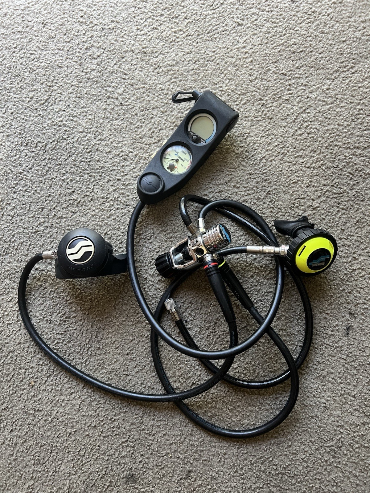 Sherwood Magnum II Regulator Set With Pressure Gauge & Aeris XR-1 Scuba Watch