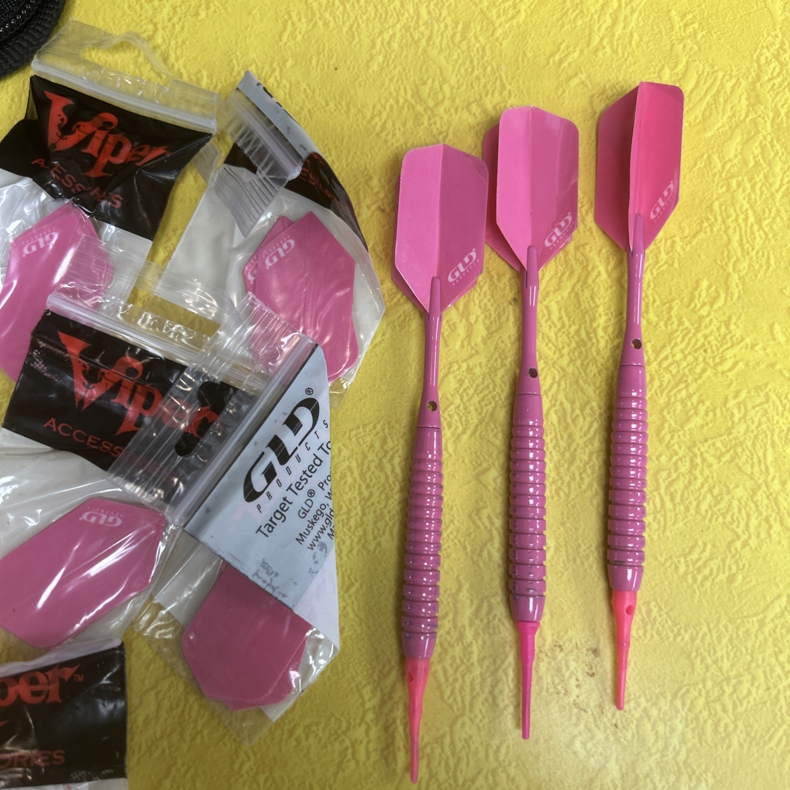 GLD Viper Pink Darts Set With Accessories