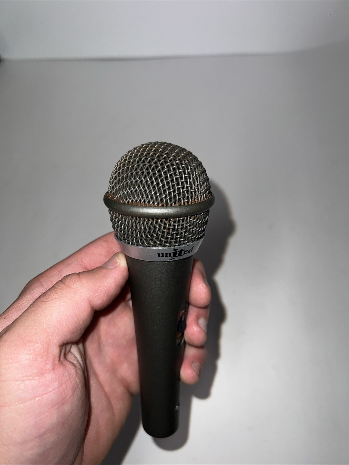 United UM-800 dynamic microphone Onn And Off Switch Tested