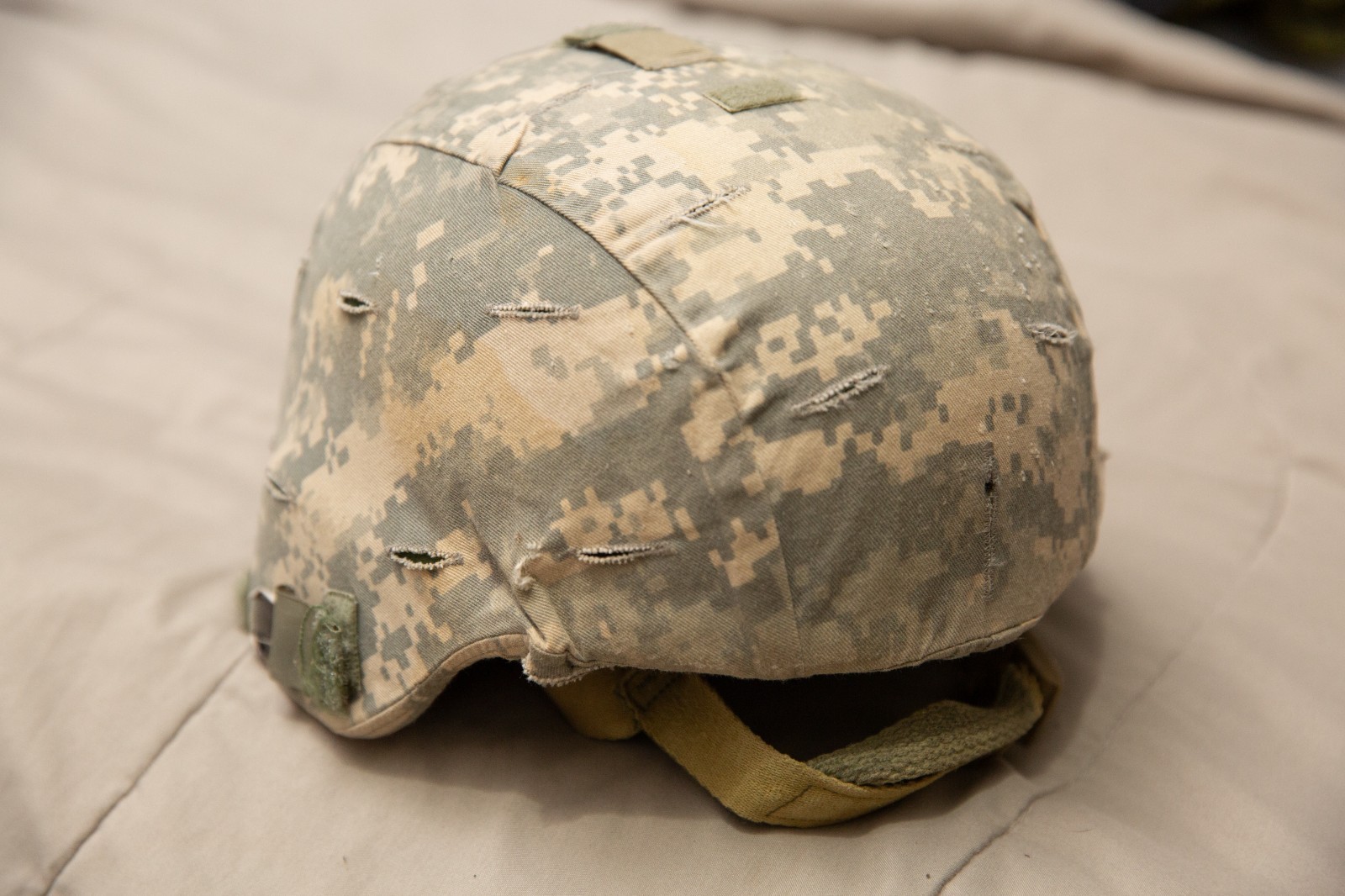 USGI SDS Warrior Helmet ACH Cut w/ Extras Early GWOT OIF OEF Medium