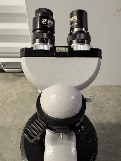 Zeiss Standard 18 Polarizing Microscope w/ Lens & Rotating Stage
