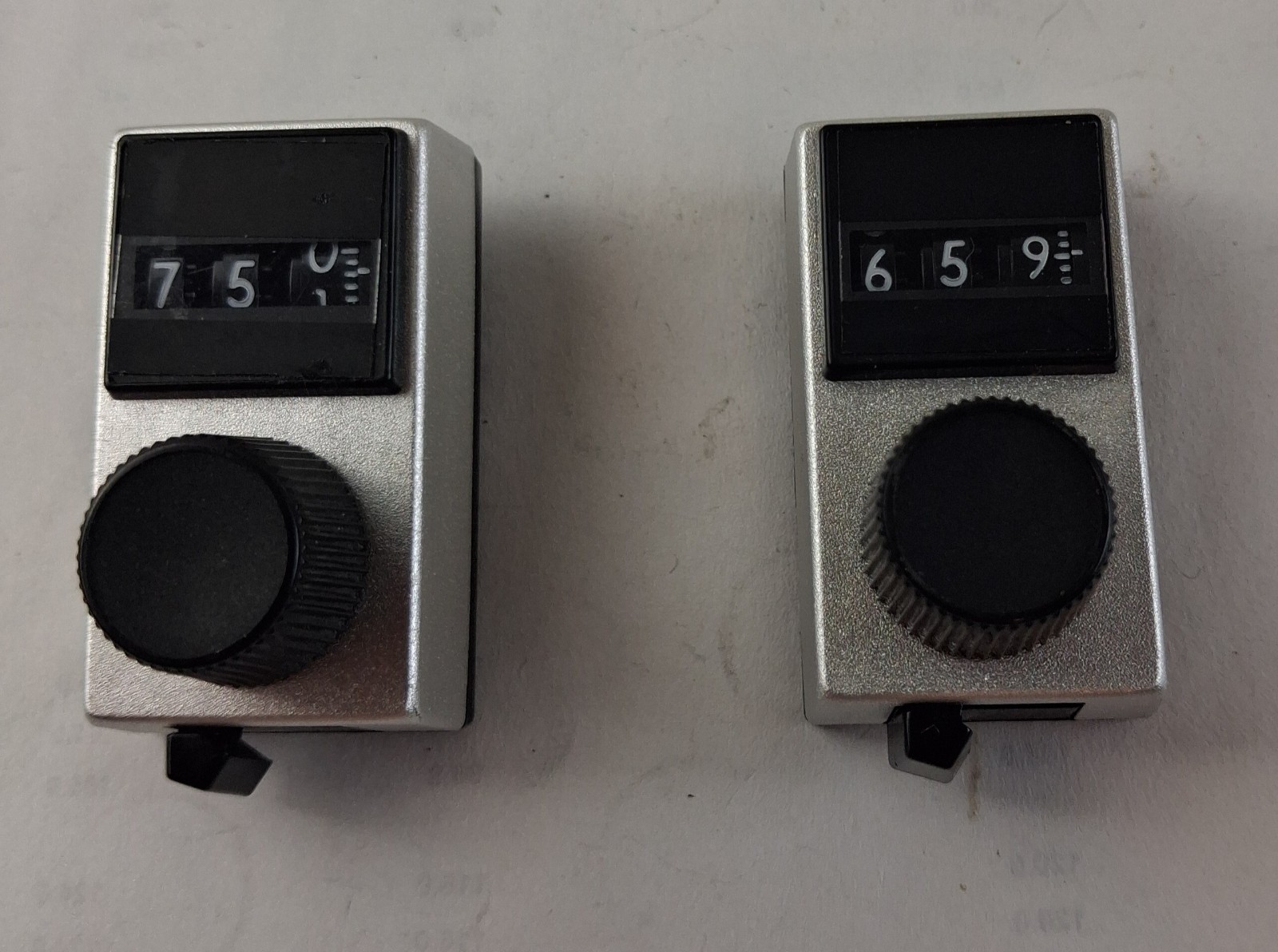 Spectrol Vishay 15-1-11 Mechanical 3 Digit Dial
