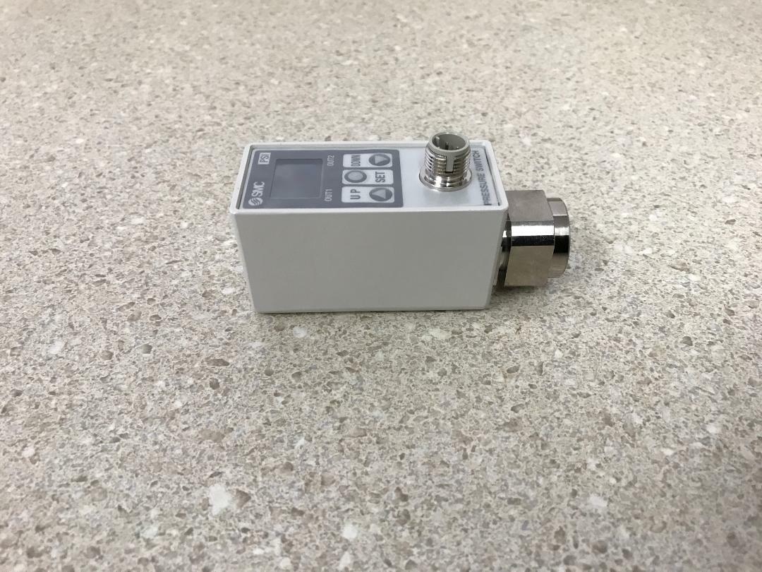 SMC ISE70-02-67-P Pressure Switch NEW