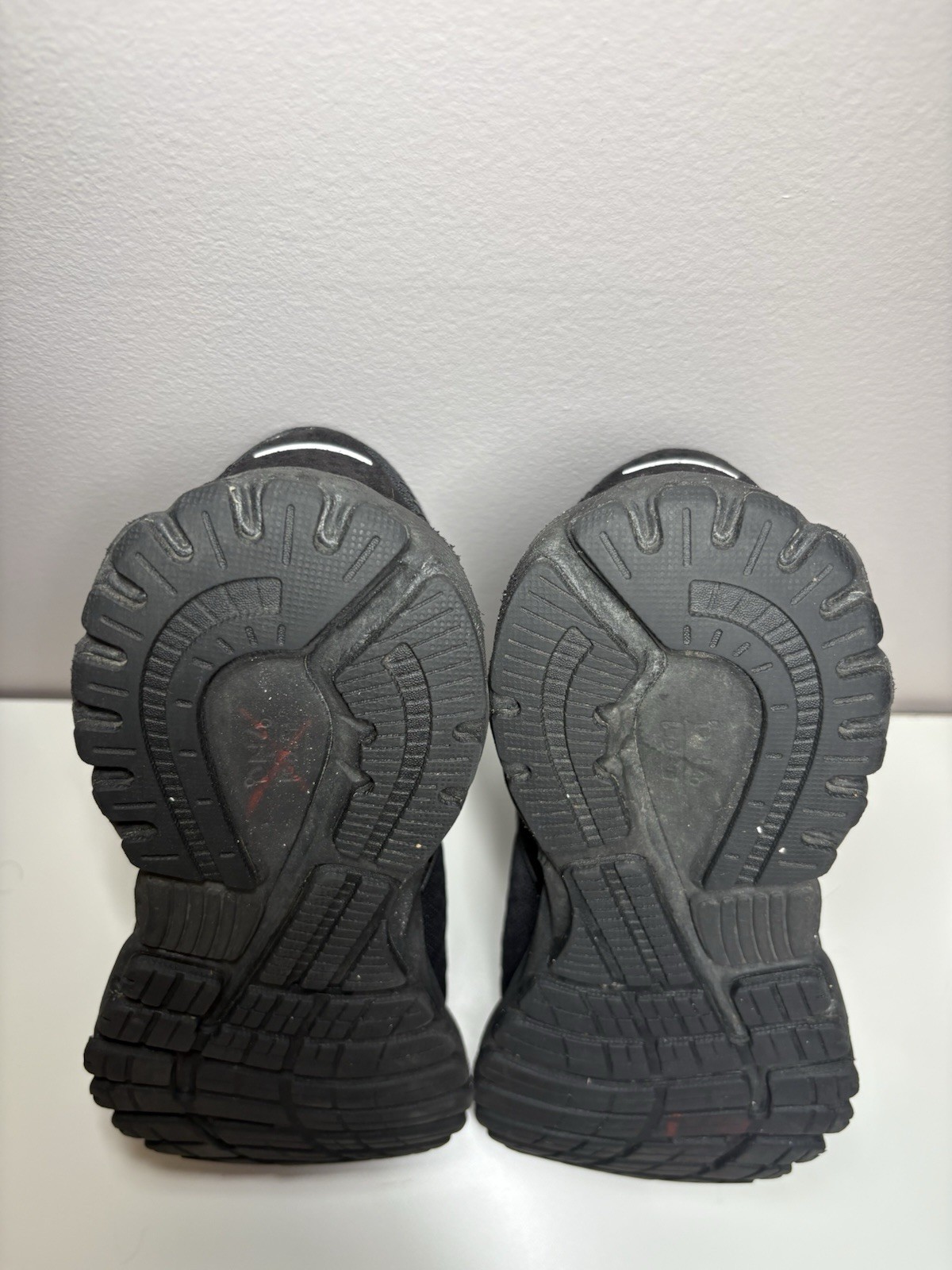 Brooks Adrenaline GTS 19 Womens Black Running Shoes 1202841D071 - Size 7