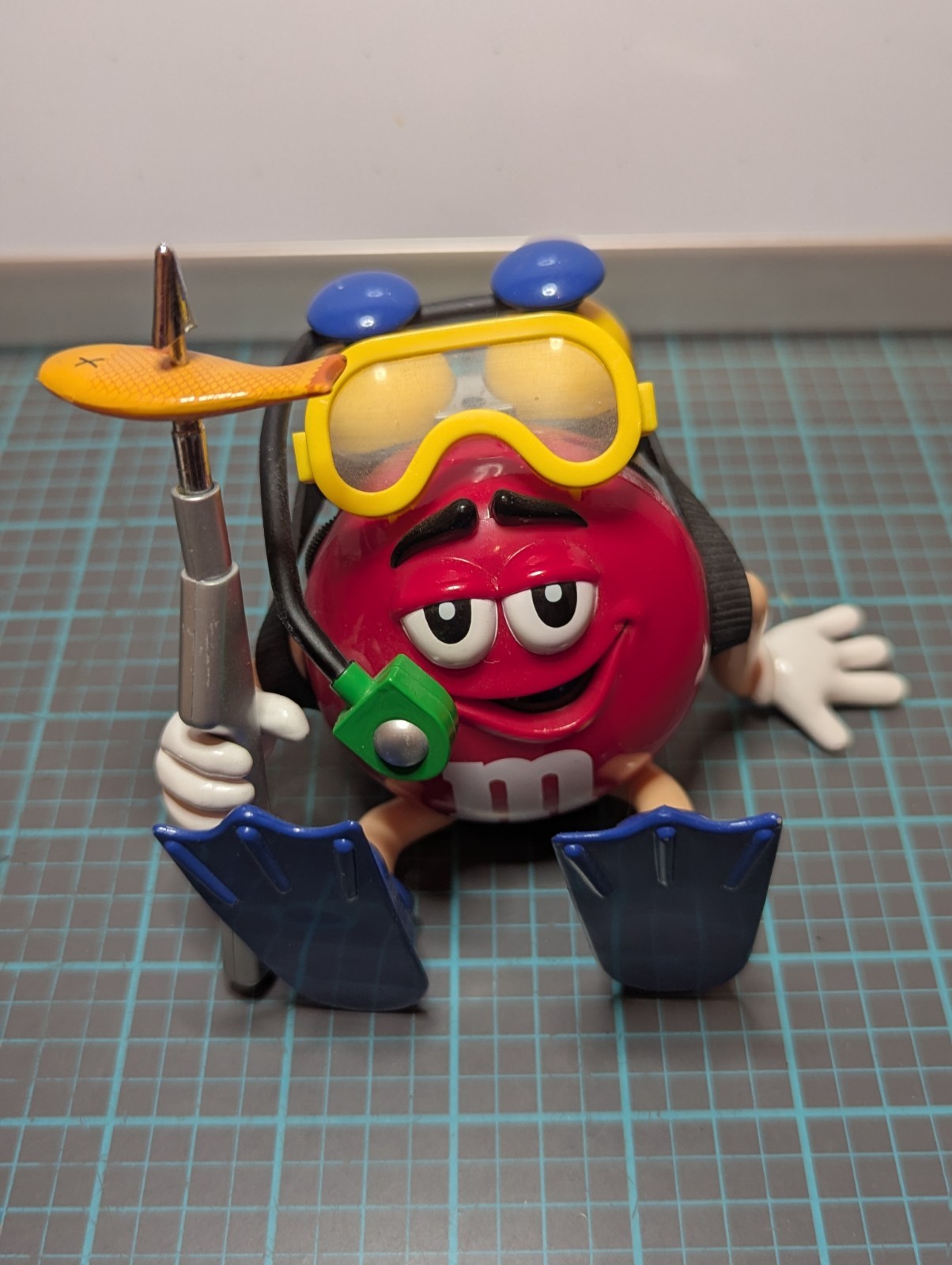 M&M's Red Character Scuba Diver Am/Fm Radio No Headphone Collector Series Tested