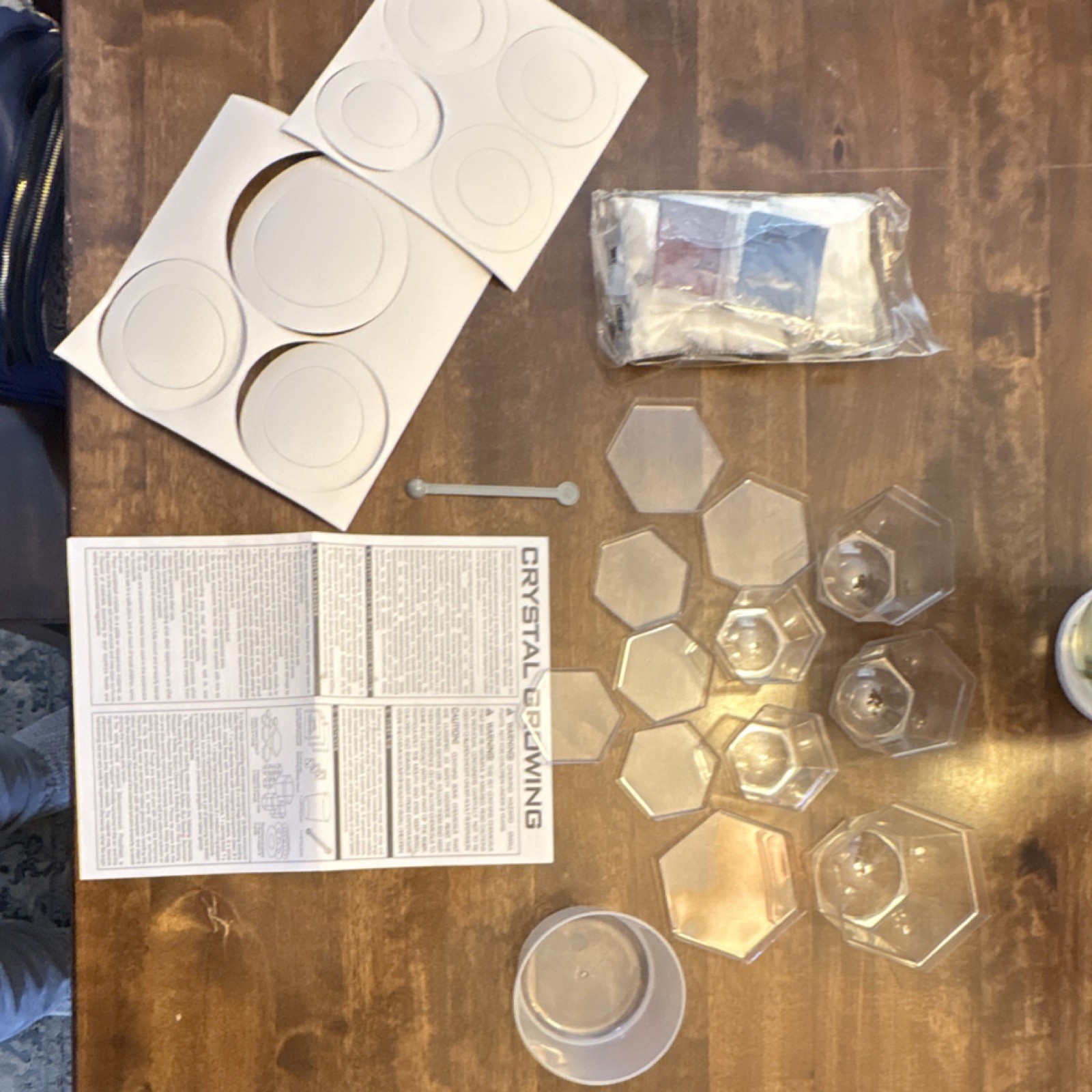 Toysmith Crystal Growing Science Kit with Instructions, Containers, Chemicals