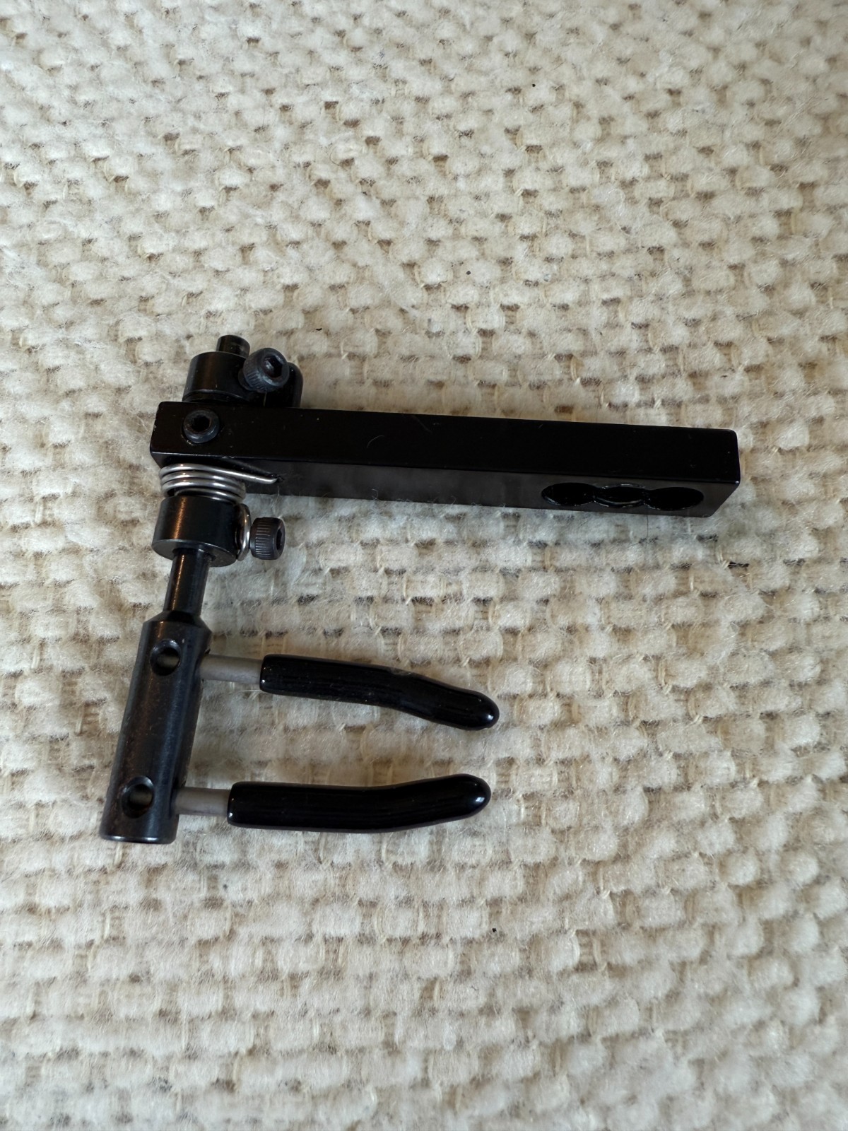 Dual Prong Flipper Rest for Parts
