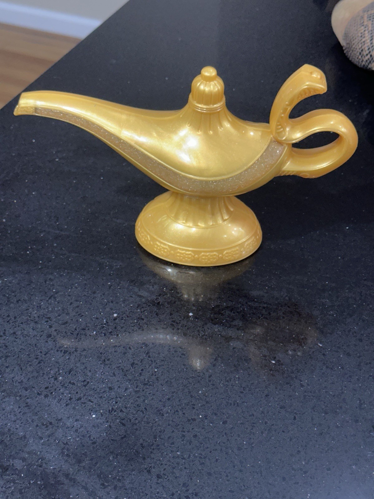 Disney Aladdin Magic Lamp Battery Operated Musical Gold Plastic Toy