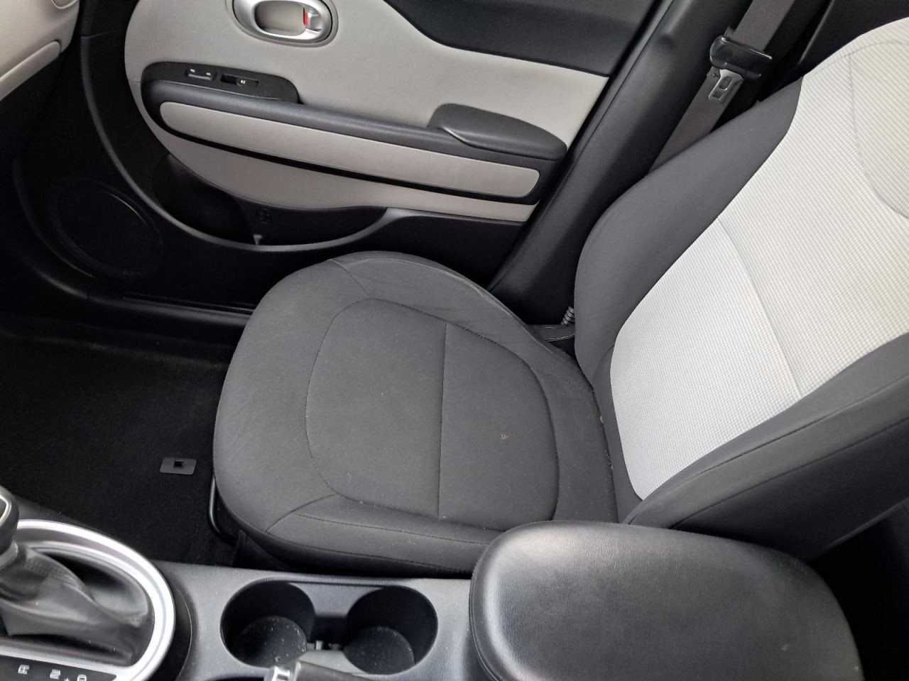 SOUL 2014 Glove Box 4903453